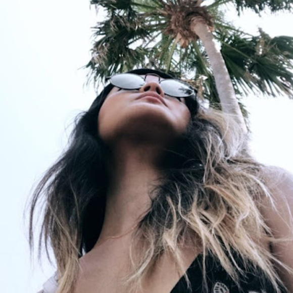 Meet your Posher, Elaiza - Picture 1 of 1